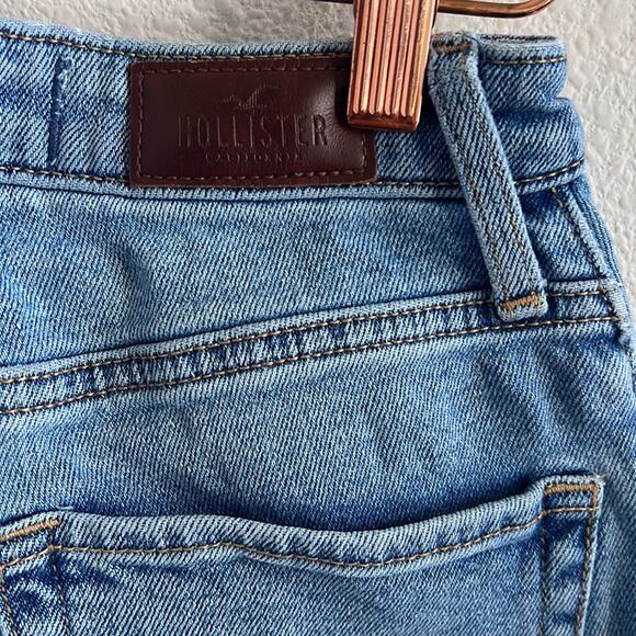 Hollister Curvy High Rise Dad Jean Distressed Jeans Denim 3S W26 L29 - Picture 8 of 8